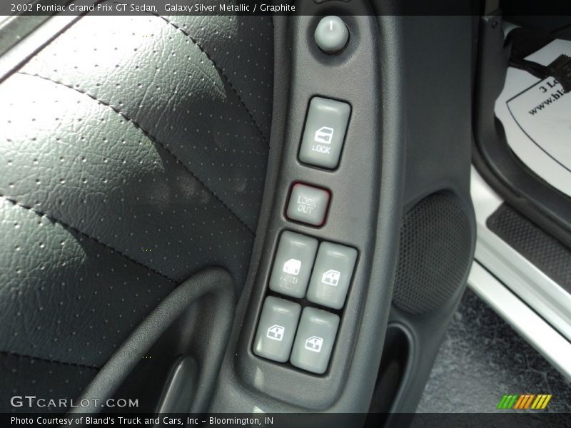 Galaxy Silver Metallic / Graphite 2002 Pontiac Grand Prix GT Sedan