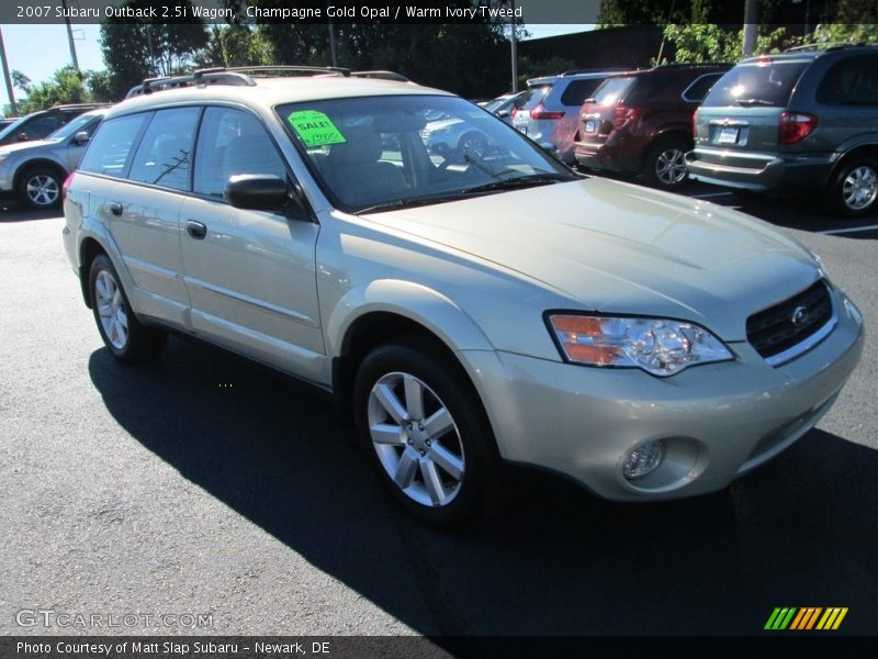 Champagne Gold Opal / Warm Ivory Tweed 2007 Subaru Outback 2.5i Wagon