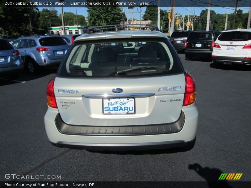 Champagne Gold Opal / Warm Ivory Tweed 2007 Subaru Outback 2.5i Wagon