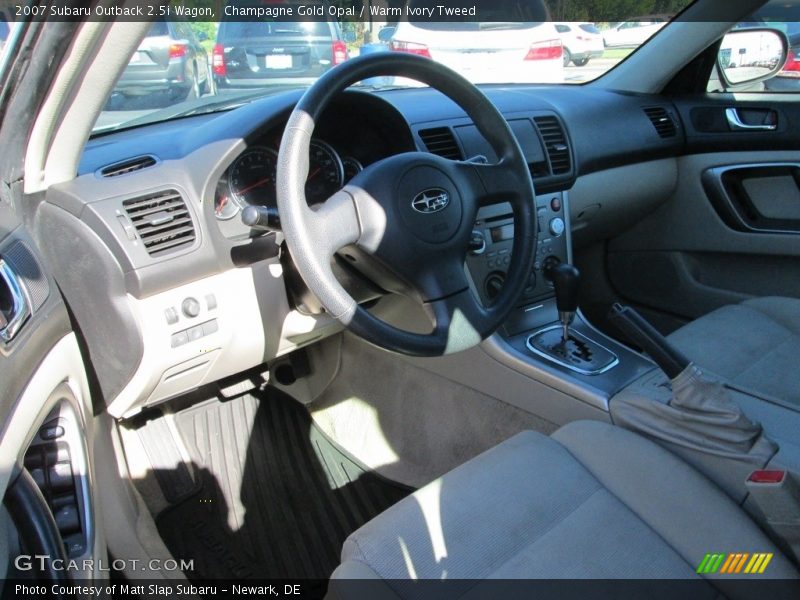 Champagne Gold Opal / Warm Ivory Tweed 2007 Subaru Outback 2.5i Wagon