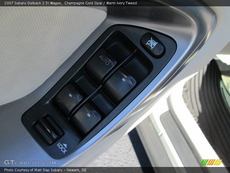 Champagne Gold Opal / Warm Ivory Tweed 2007 Subaru Outback 2.5i Wagon