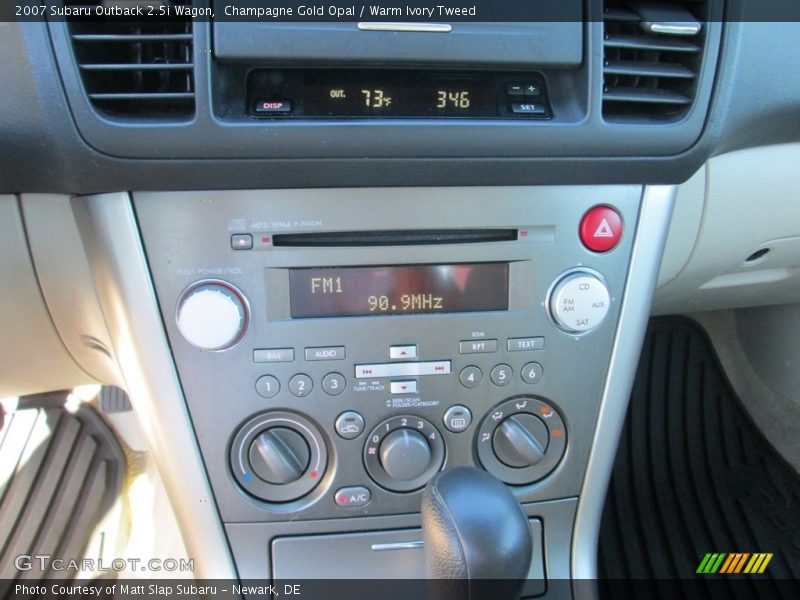 Champagne Gold Opal / Warm Ivory Tweed 2007 Subaru Outback 2.5i Wagon