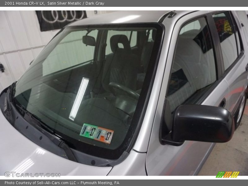 Satin Silver Metallic / Dark Gray 2001 Honda CR-V LX