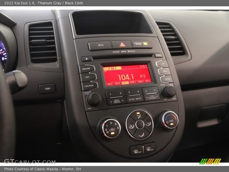 Titanium Gray / Black Cloth 2013 Kia Soul 1.6