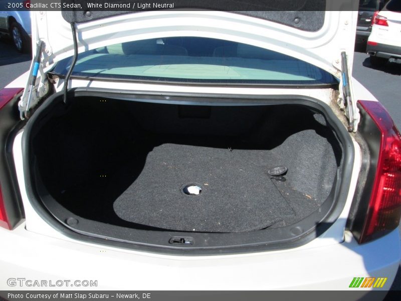 White Diamond / Light Neutral 2005 Cadillac CTS Sedan