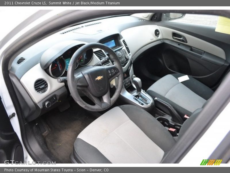 Summit White / Jet Black/Medium Titanium 2011 Chevrolet Cruze LS