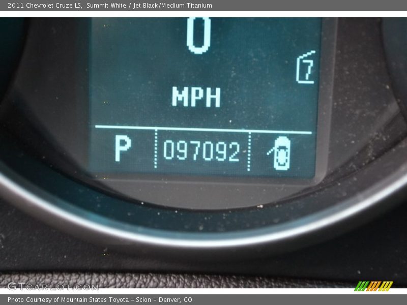 Summit White / Jet Black/Medium Titanium 2011 Chevrolet Cruze LS