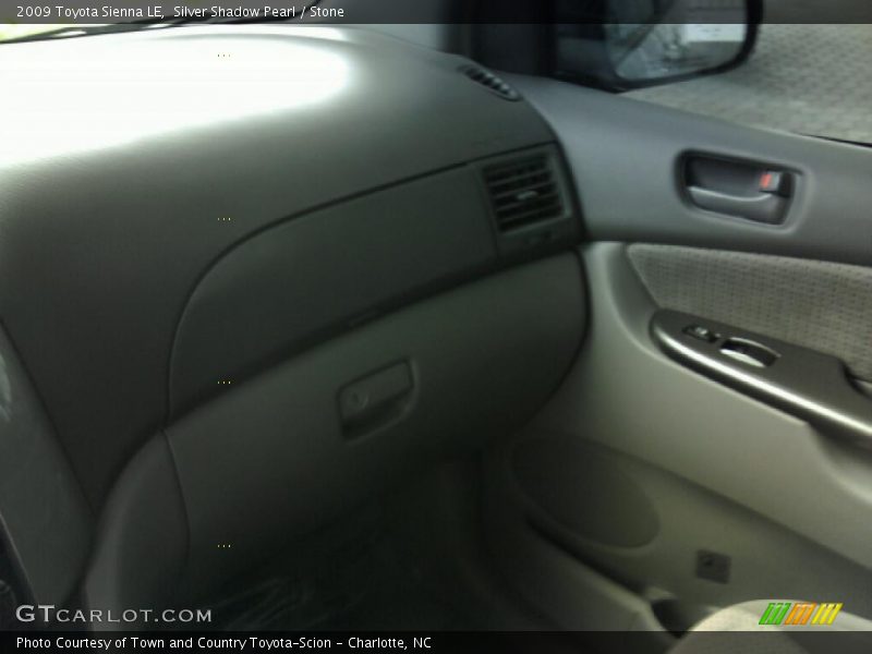 Silver Shadow Pearl / Stone 2009 Toyota Sienna LE