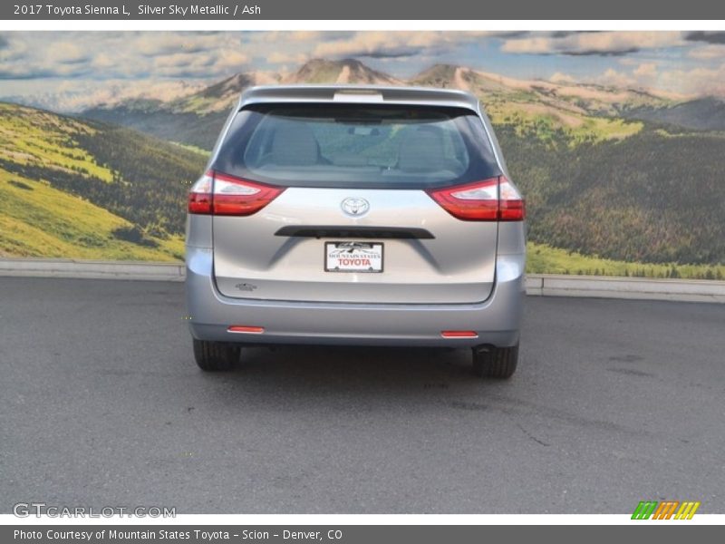 Silver Sky Metallic / Ash 2017 Toyota Sienna L