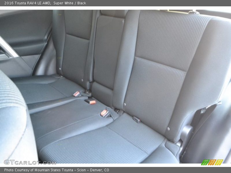 Super White / Black 2016 Toyota RAV4 LE AWD