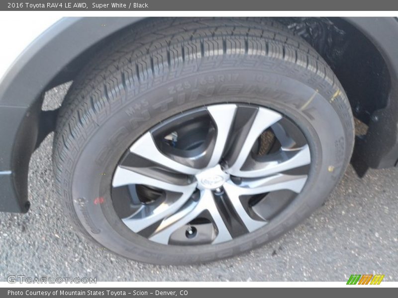Super White / Black 2016 Toyota RAV4 LE AWD