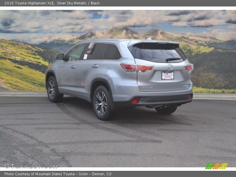Silver Sky Metallic / Black 2016 Toyota Highlander XLE