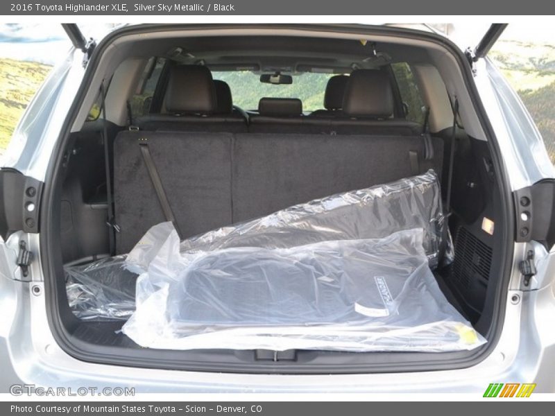 Silver Sky Metallic / Black 2016 Toyota Highlander XLE