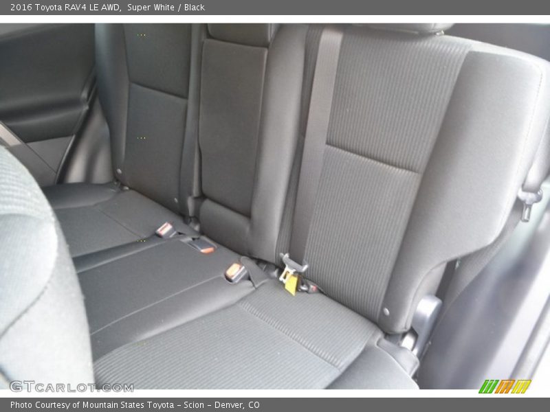 Super White / Black 2016 Toyota RAV4 LE AWD