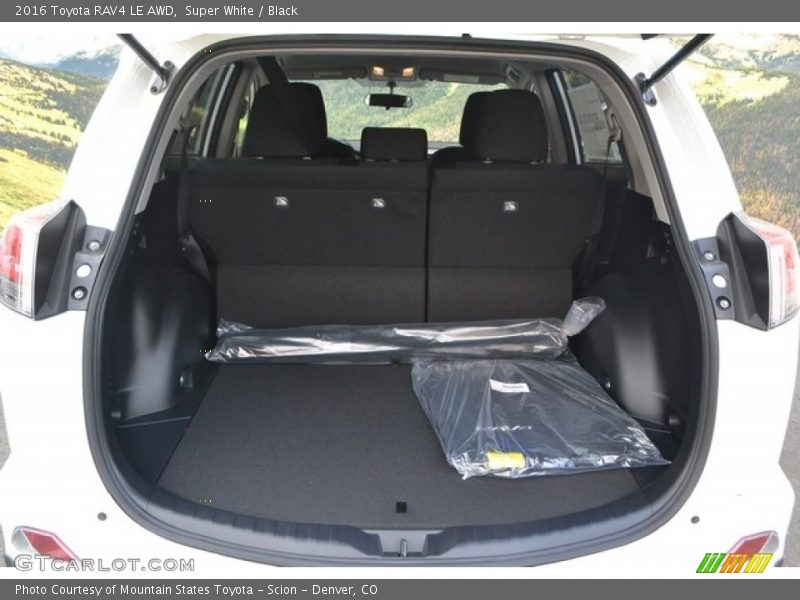 Super White / Black 2016 Toyota RAV4 LE AWD