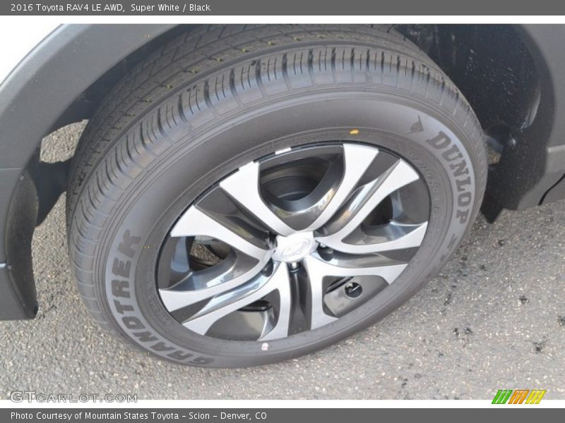 Super White / Black 2016 Toyota RAV4 LE AWD