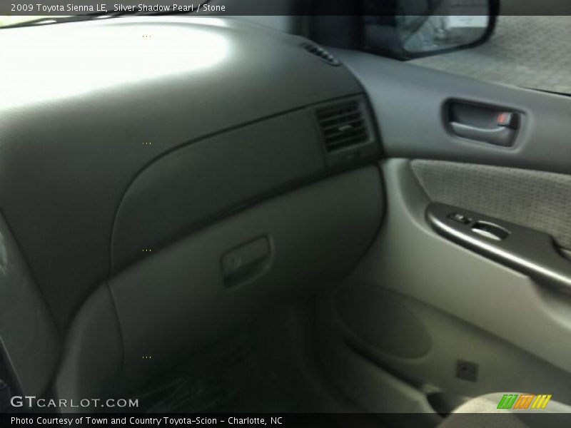 Silver Shadow Pearl / Stone 2009 Toyota Sienna LE
