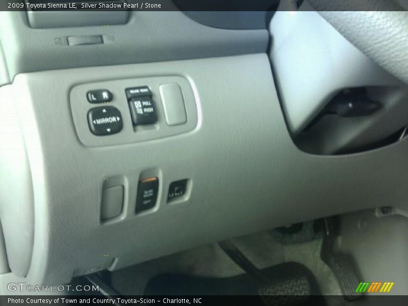 Silver Shadow Pearl / Stone 2009 Toyota Sienna LE
