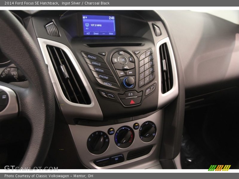 Ingot Silver / Charcoal Black 2014 Ford Focus SE Hatchback