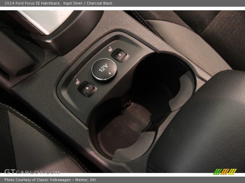 Ingot Silver / Charcoal Black 2014 Ford Focus SE Hatchback