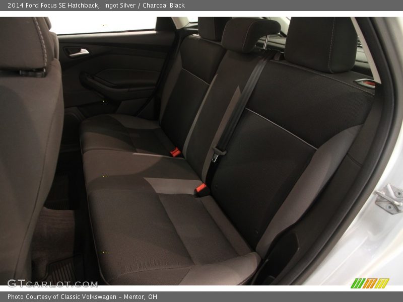 Ingot Silver / Charcoal Black 2014 Ford Focus SE Hatchback