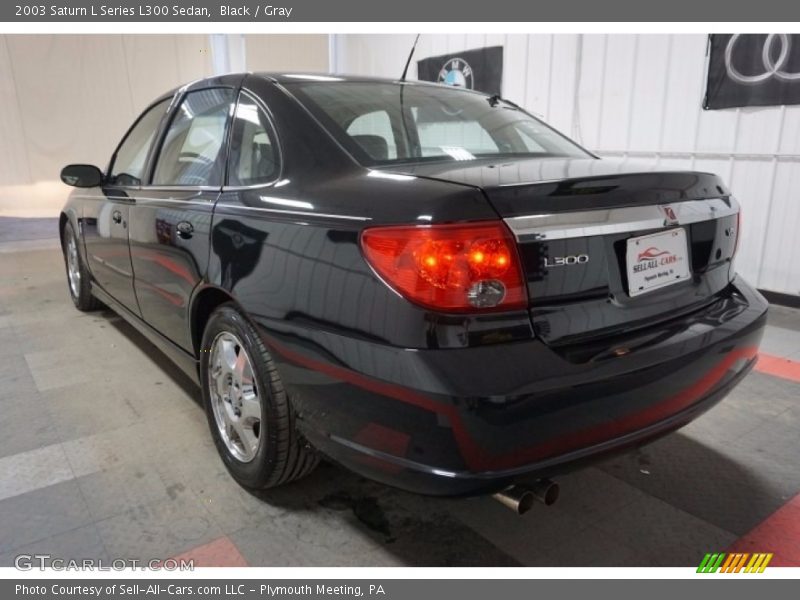 Black / Gray 2003 Saturn L Series L300 Sedan