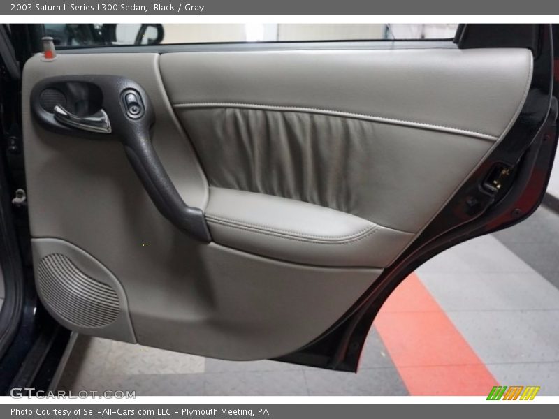 Black / Gray 2003 Saturn L Series L300 Sedan