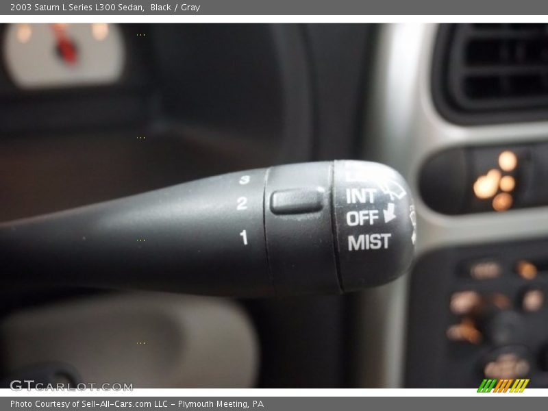 Black / Gray 2003 Saturn L Series L300 Sedan