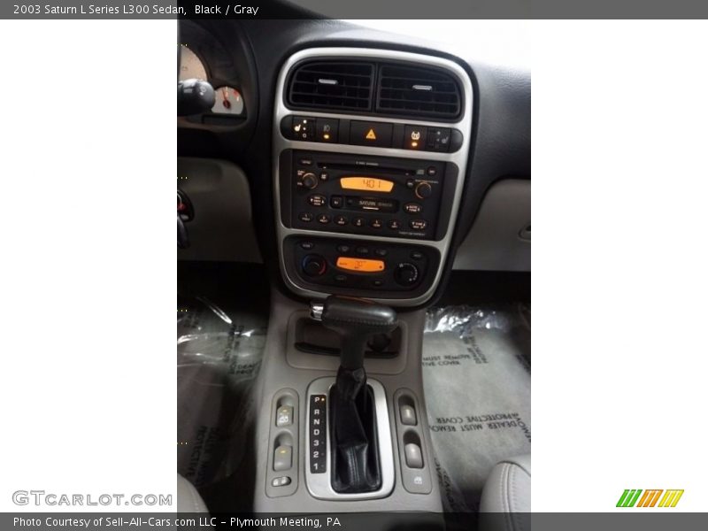 Black / Gray 2003 Saturn L Series L300 Sedan