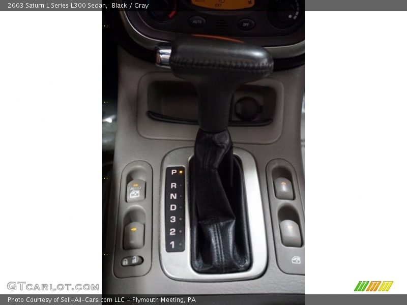 Black / Gray 2003 Saturn L Series L300 Sedan