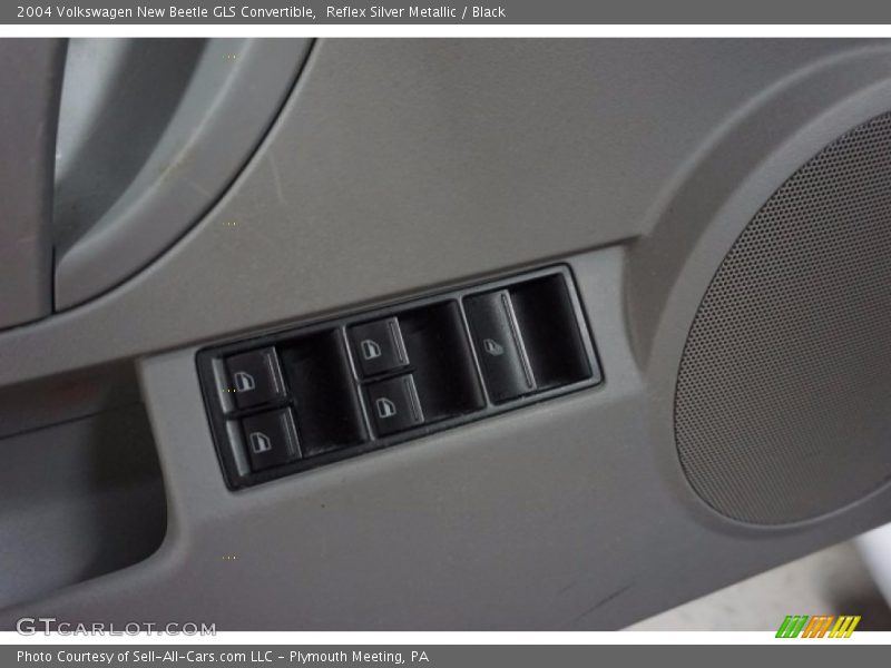 Reflex Silver Metallic / Black 2004 Volkswagen New Beetle GLS Convertible