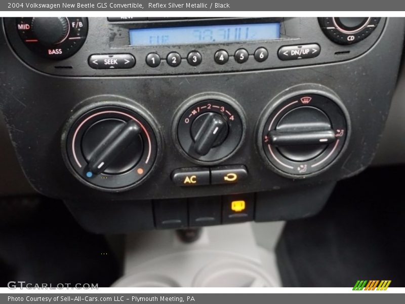 Reflex Silver Metallic / Black 2004 Volkswagen New Beetle GLS Convertible