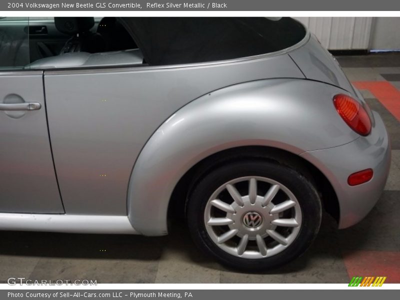Reflex Silver Metallic / Black 2004 Volkswagen New Beetle GLS Convertible