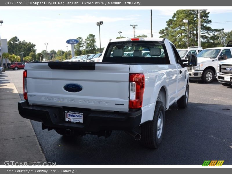 Oxford White / Medium Earth Gray 2017 Ford F250 Super Duty XL Regular Cab