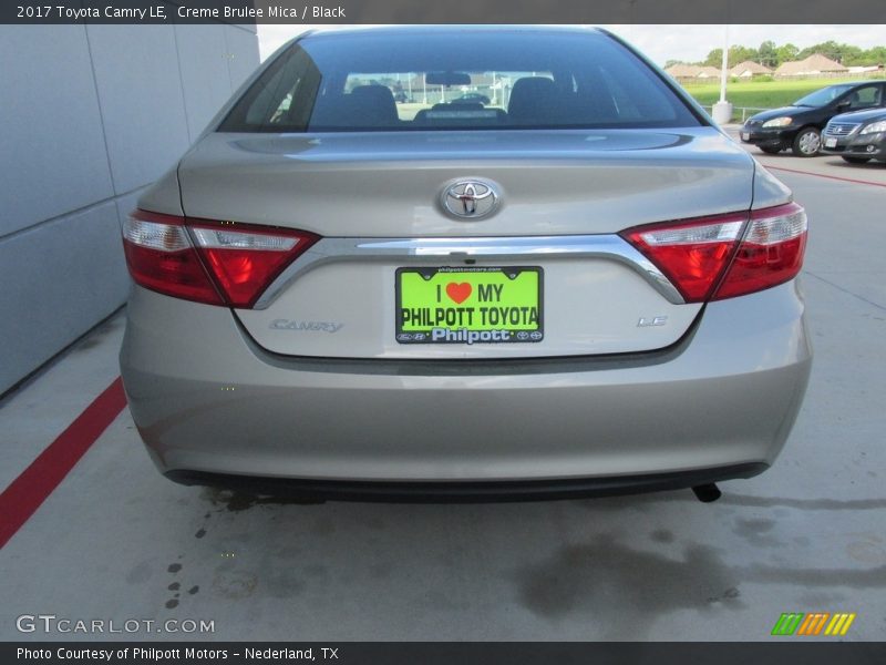 Creme Brulee Mica / Black 2017 Toyota Camry LE