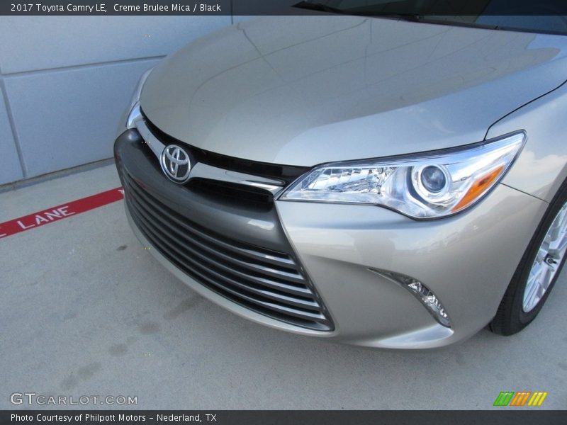 Creme Brulee Mica / Black 2017 Toyota Camry LE