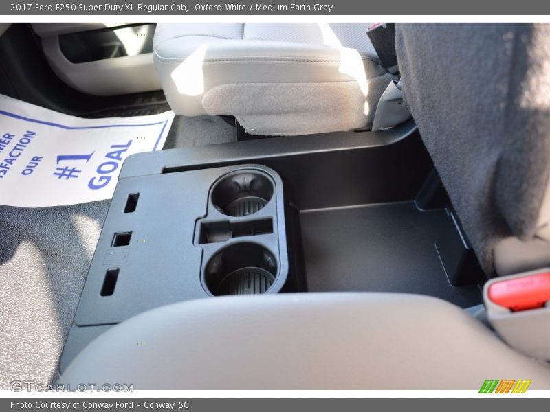 Oxford White / Medium Earth Gray 2017 Ford F250 Super Duty XL Regular Cab