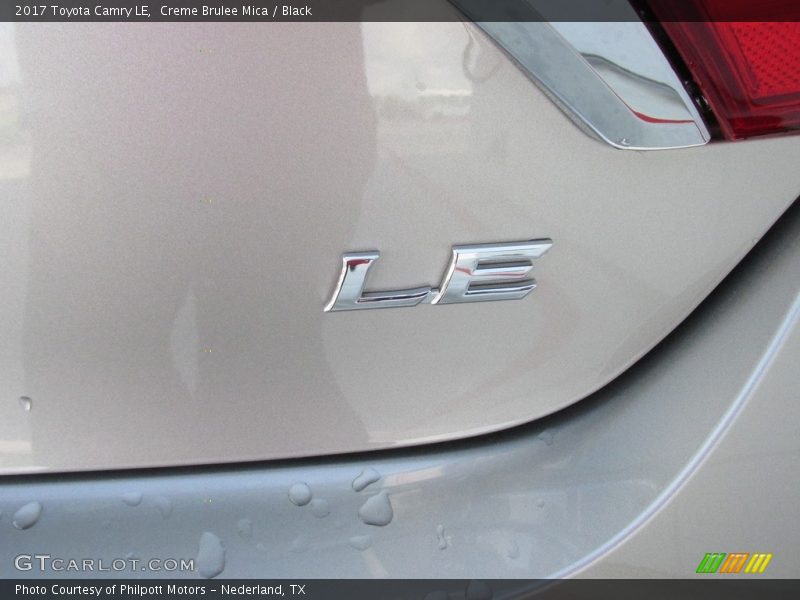 Creme Brulee Mica / Black 2017 Toyota Camry LE