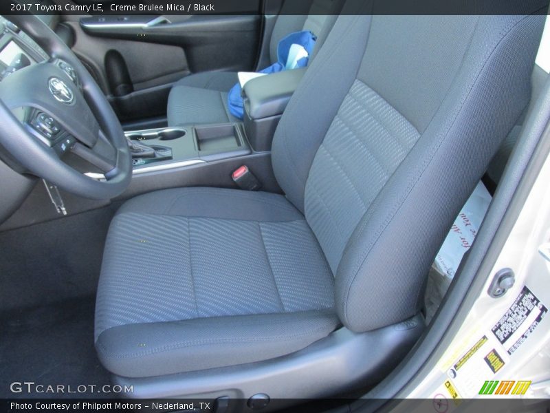 Creme Brulee Mica / Black 2017 Toyota Camry LE