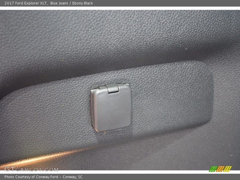 Blue Jeans / Ebony Black 2017 Ford Explorer XLT