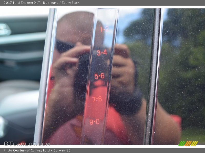 Blue Jeans / Ebony Black 2017 Ford Explorer XLT