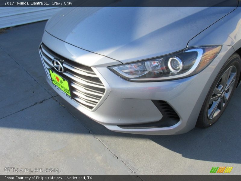 Gray / Gray 2017 Hyundai Elantra SE