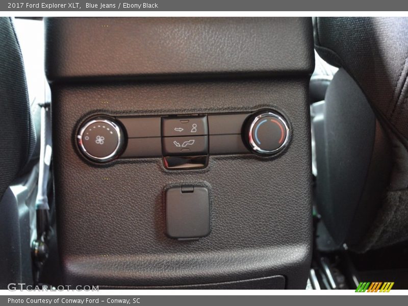 Blue Jeans / Ebony Black 2017 Ford Explorer XLT