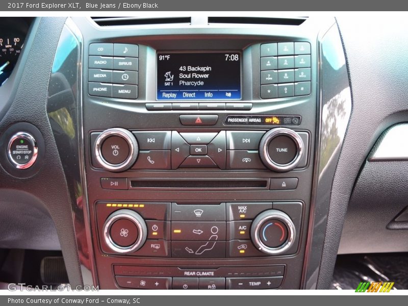 Controls of 2017 Explorer XLT