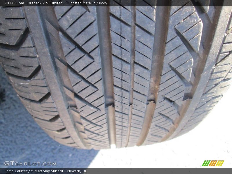 Tungsten Metallic / Ivory 2014 Subaru Outback 2.5i Limited