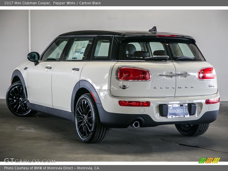 Pepper White / Carbon Black 2017 Mini Clubman Cooper
