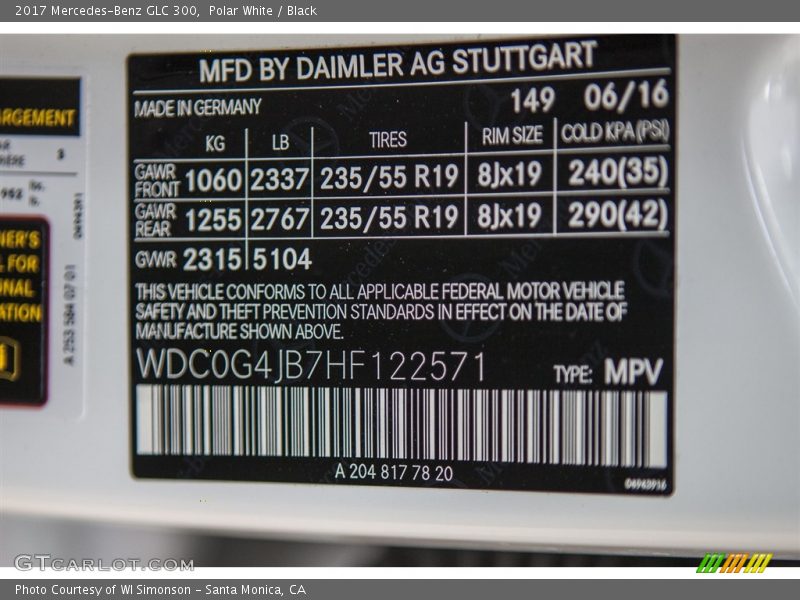 Polar White / Black 2017 Mercedes-Benz GLC 300
