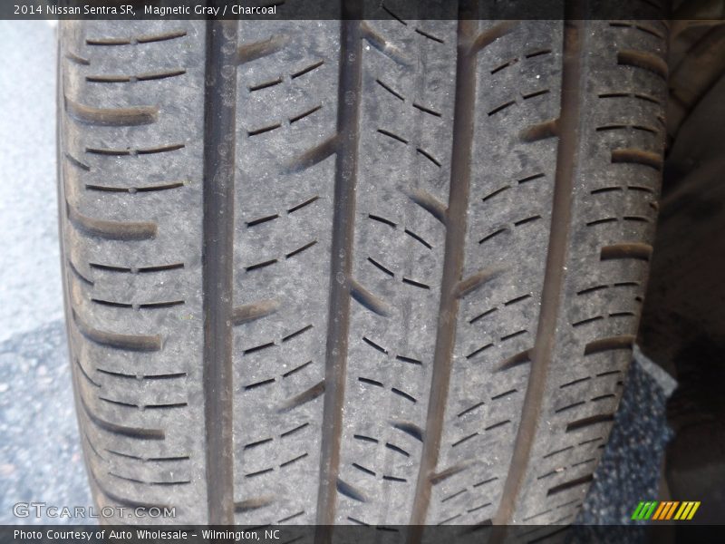 Magnetic Gray / Charcoal 2014 Nissan Sentra SR