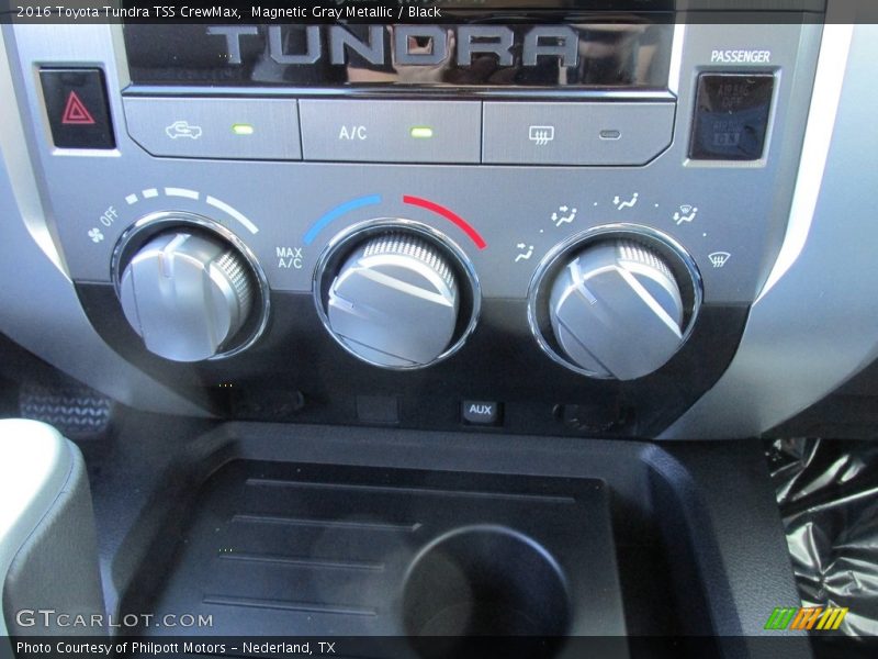 Controls of 2016 Tundra TSS CrewMax