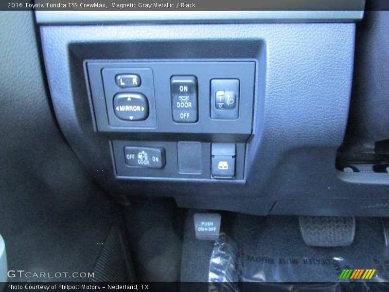 Controls of 2016 Tundra TSS CrewMax